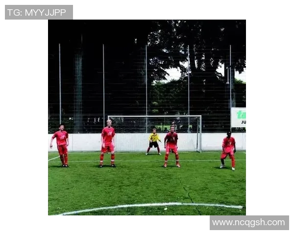 重庆足球队的灵活战术揭秘与球队发展历程分析 重庆足球队的灵活战术揭秘与球队发展历程分析