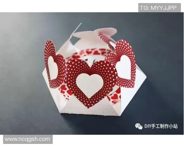 揭开足球明星卡片的神秘面纱一探究竟的精彩拆解视频